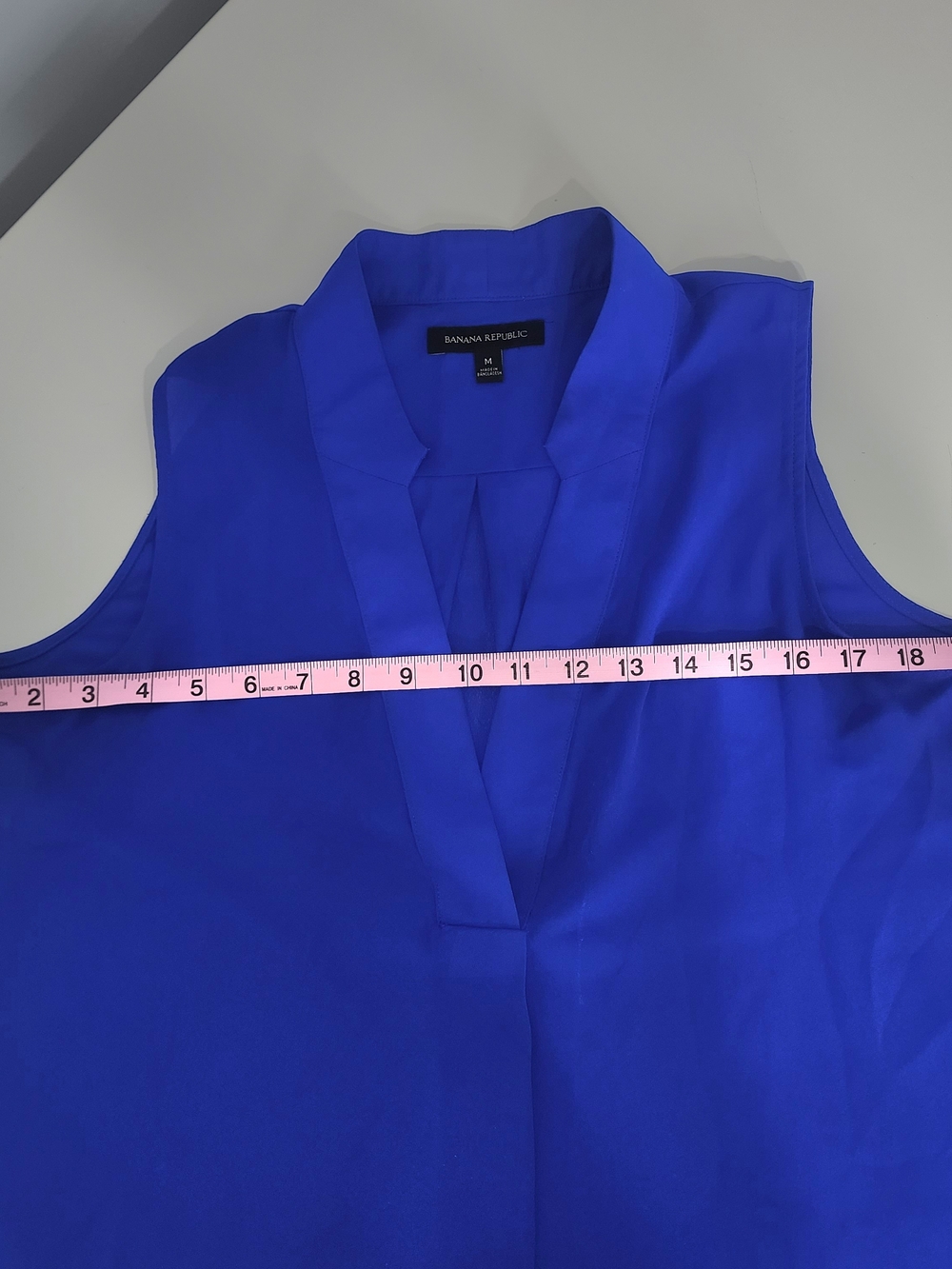 Banana Republic Royal Blue Sleeveless Split V-Neck Blouse Tunic Top Size M - Picture 5 of 7